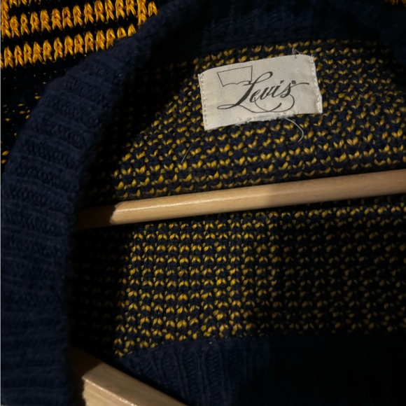 Vintage Levi Knit - Picture 3 of 3